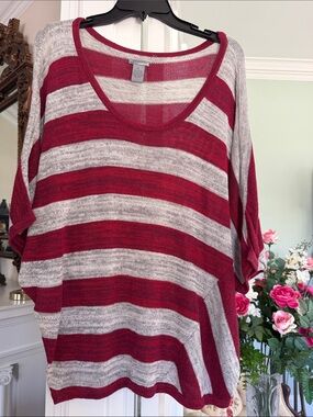 Lightweight Striped Scoop Neck Women's sweater - Red & Gray, size Large